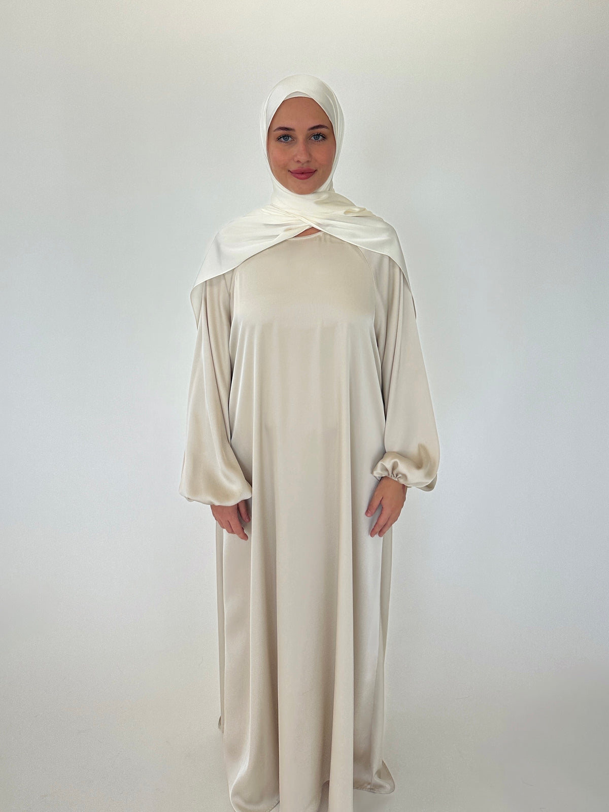 NOUR Abaya
