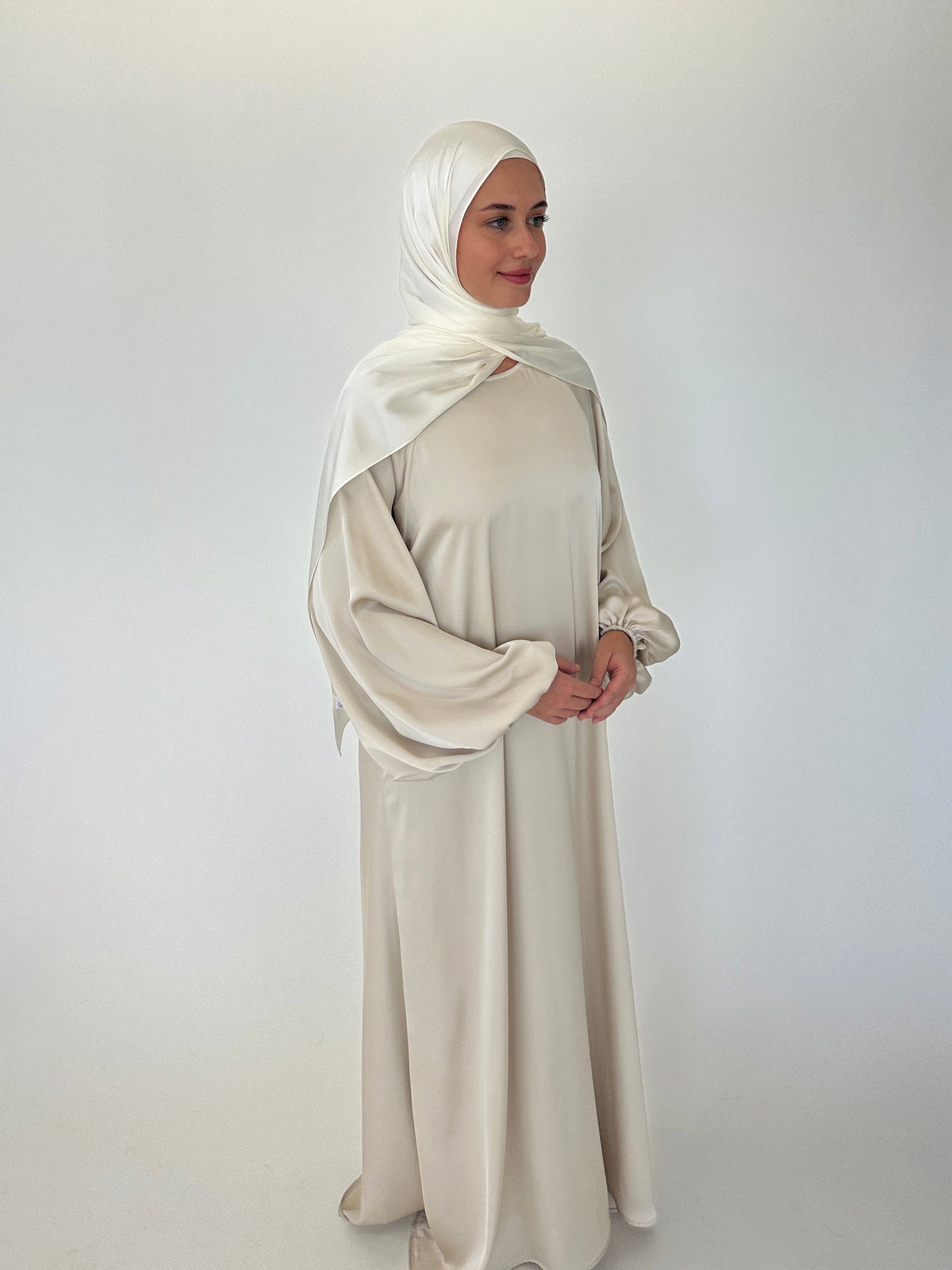 NOUR Abaya
