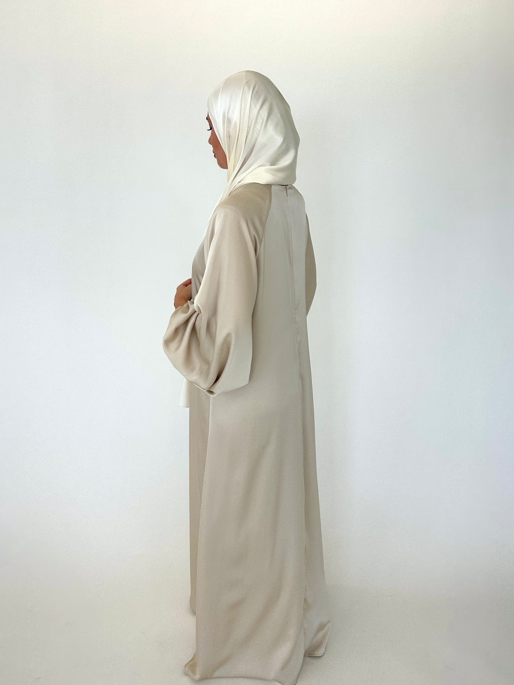 NOUR Abaya