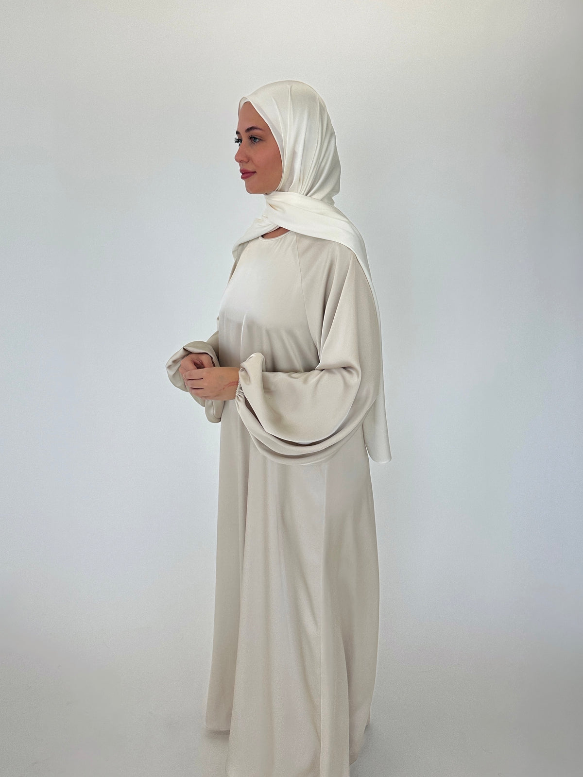 NOUR Abaya